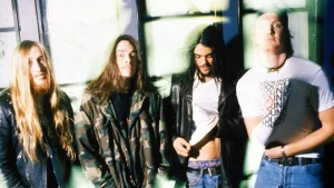 kyuss-released-welcome-to-sky-valley-30-years-ago-today-v0-mxCi5PSQLqUIp_wjle3ChBx01kHade8QNmaHiQzjyV8